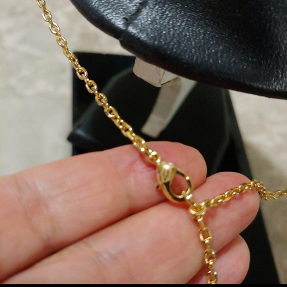 Authentic, exquisite CHANEL Necklace - Picture 2 of 11